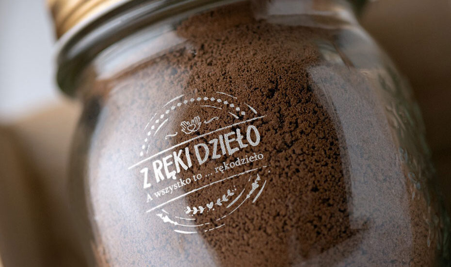 Z Ręki Dzieło - Logotyp na słoiku